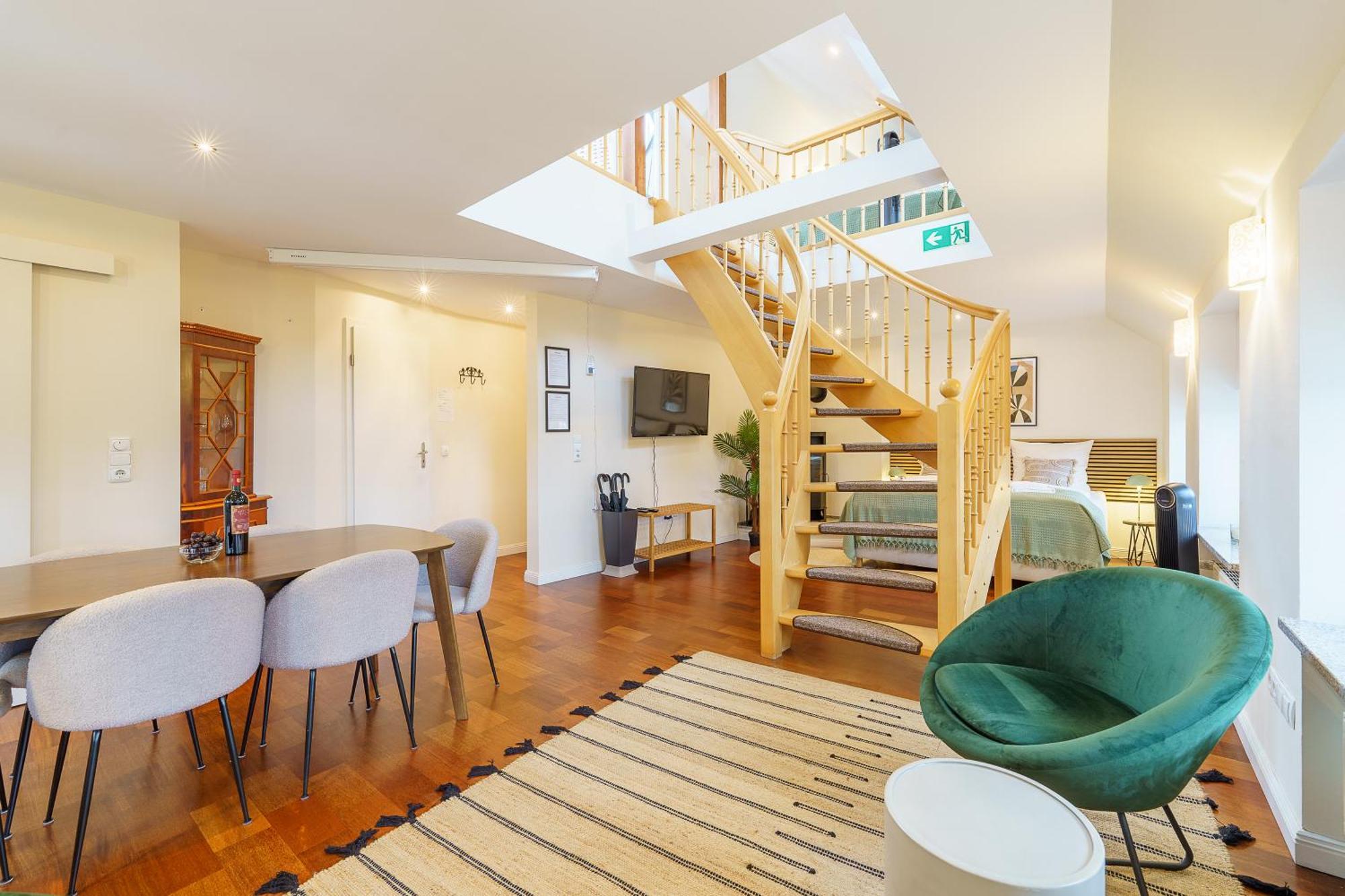 Maisonette Am Holstentor Mit Dachterrasse Und Heimkino Lubeck Exterior photo